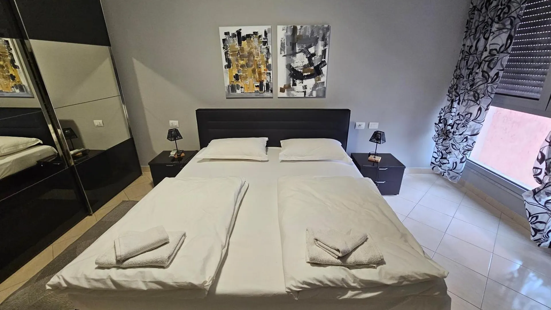 Tirana Center Apartment 12